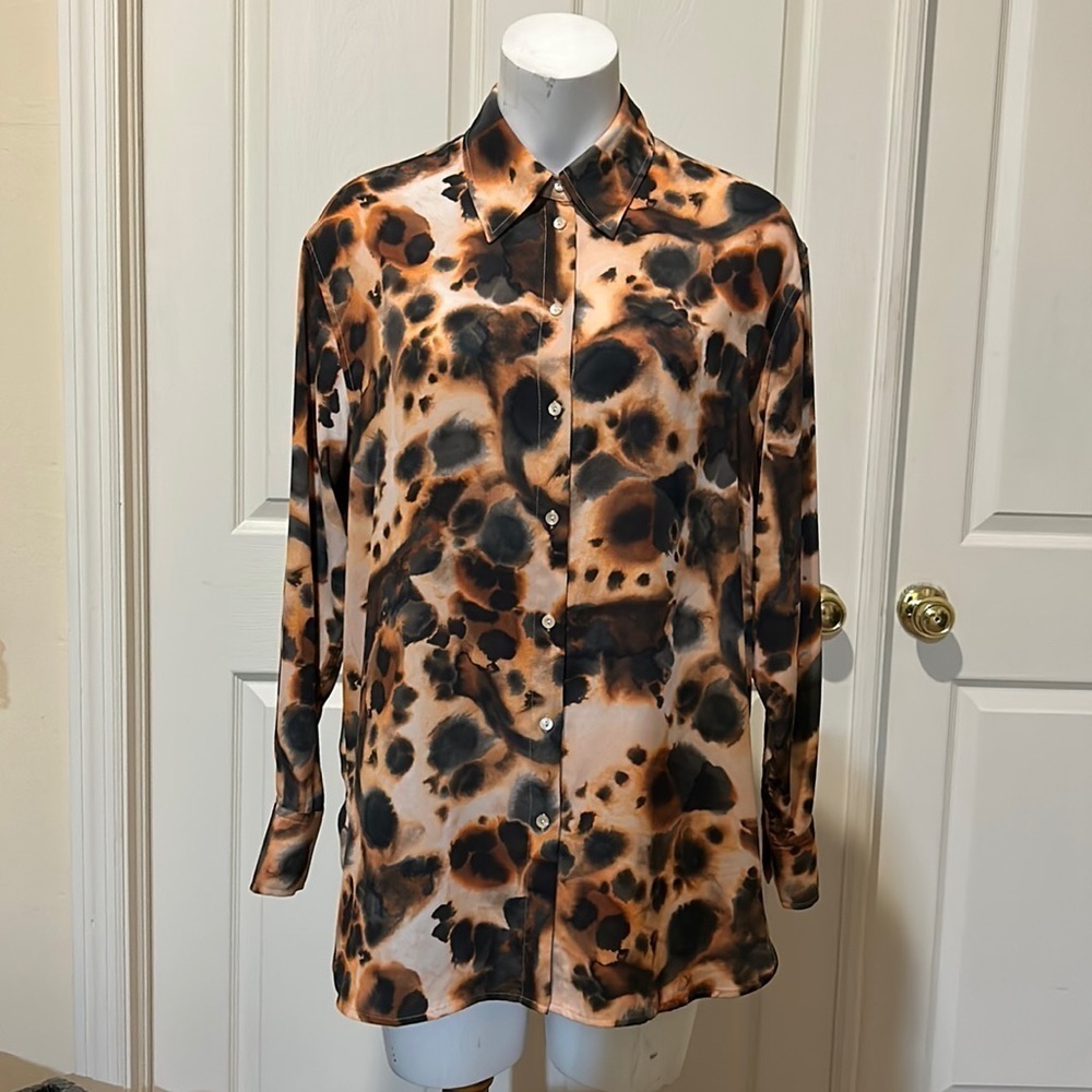 Wilfred Free Aritzia Button Down. Small. Like New - image 2